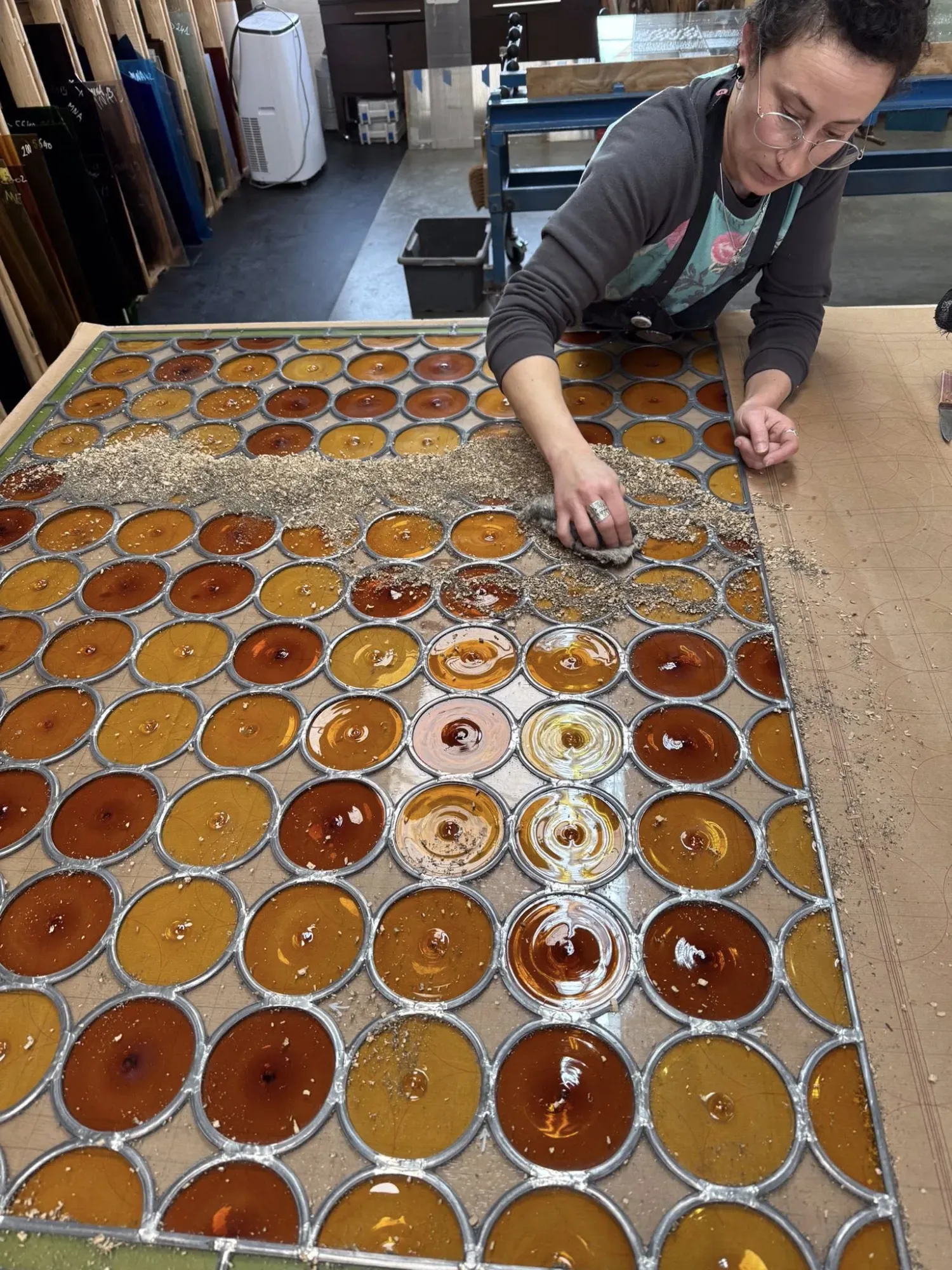 vitrail ronds jaunes et oranges